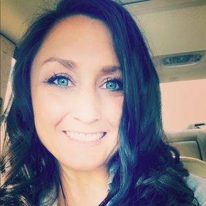 Meet your Posher, Joelle